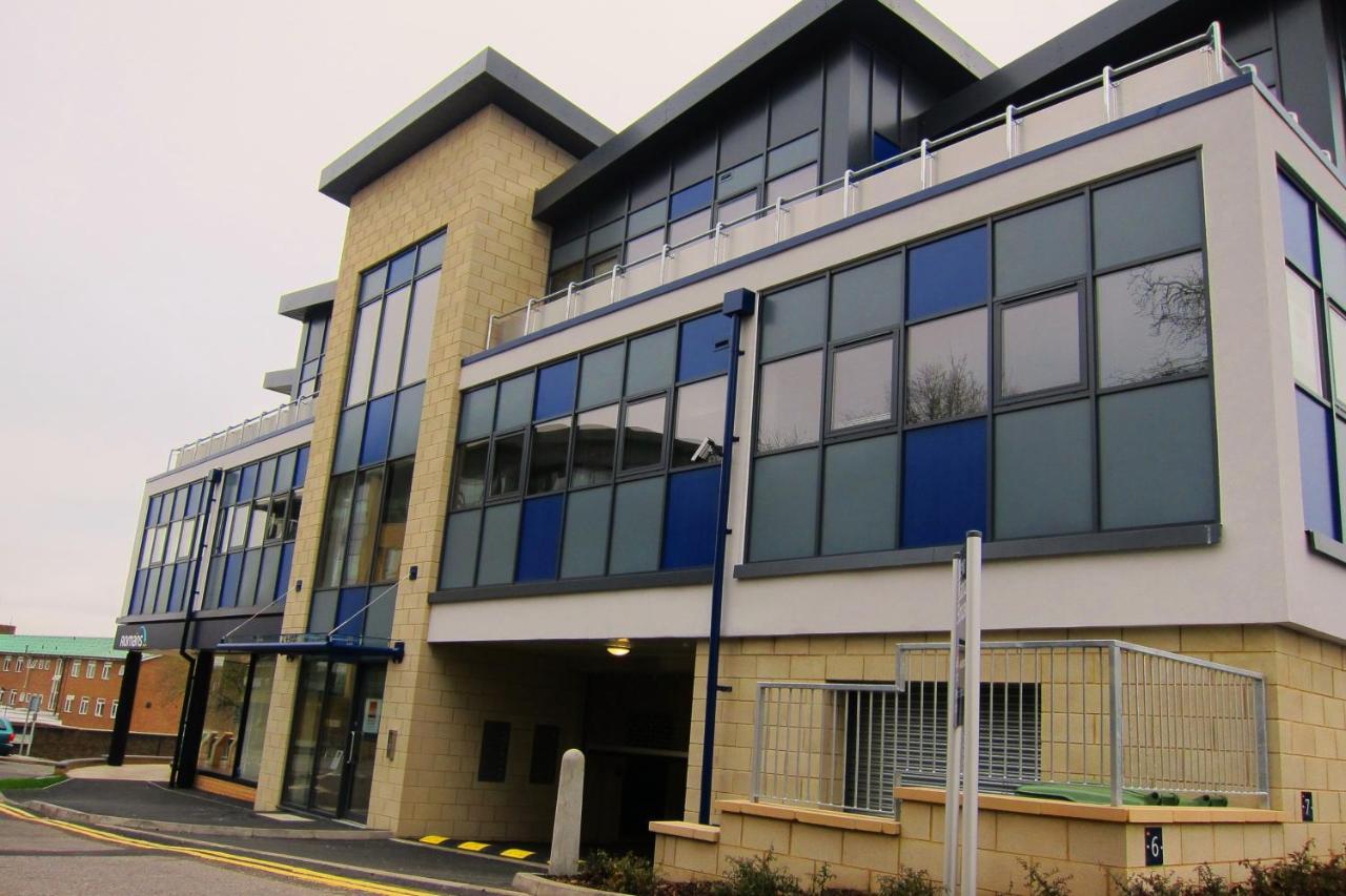 Room Space Service Apartments - New Manor House Bracknell Exterior photo